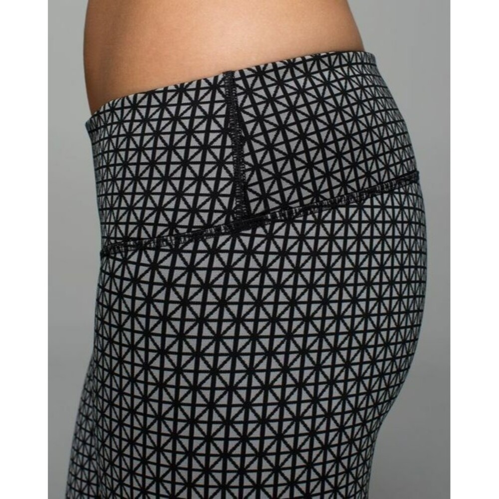 EUC LULULEMON Wunder Under Legging Pant Silver Spoon Black Diamond Size 8